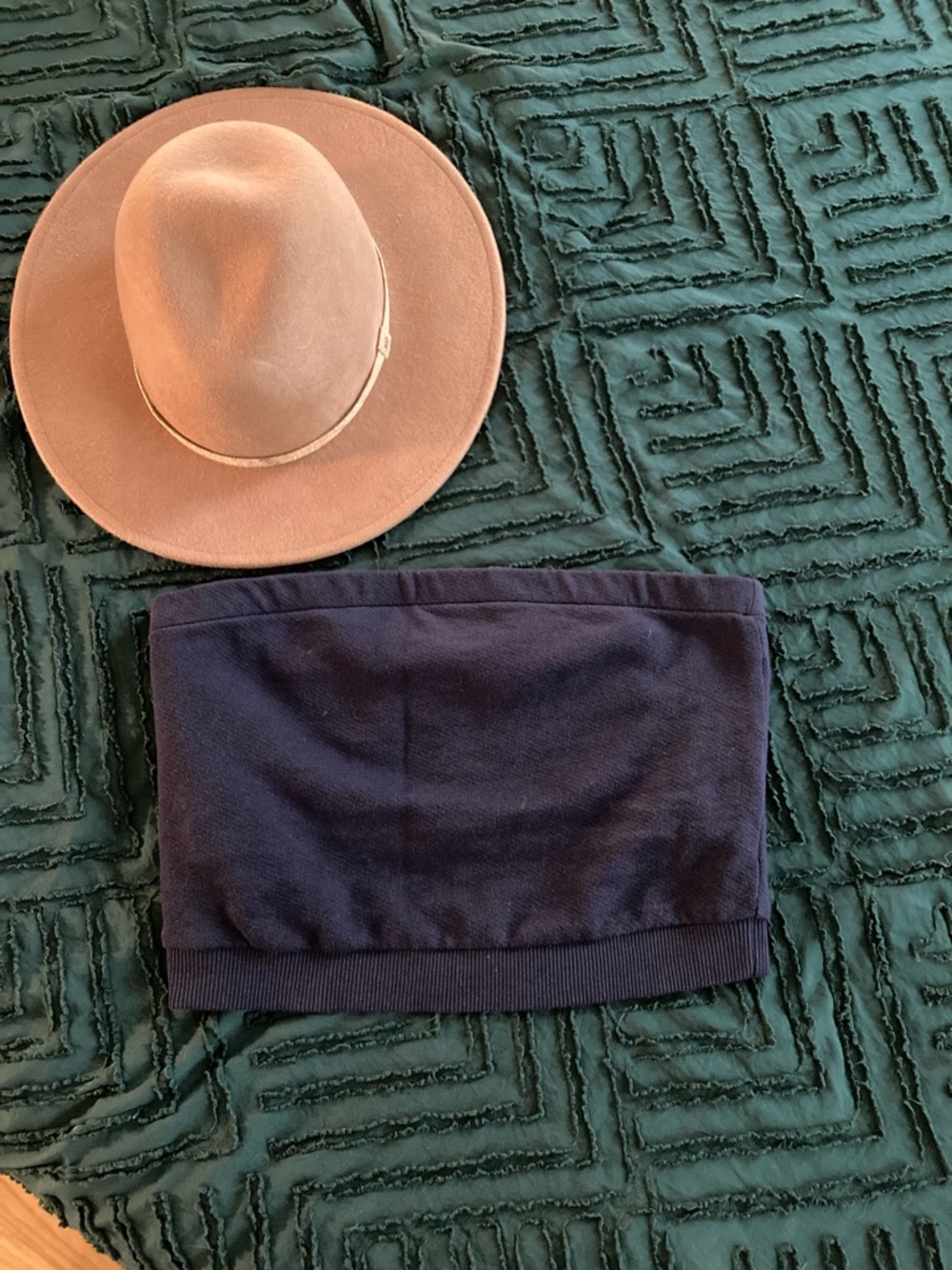 Universal Thread navy blue cropped sweater sleeveless top. - Picture 2 of 4